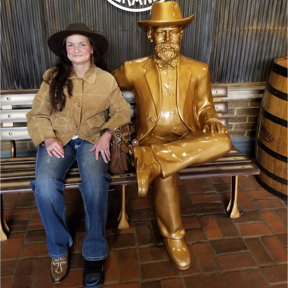 Meet your Posher, Lynn.🤠